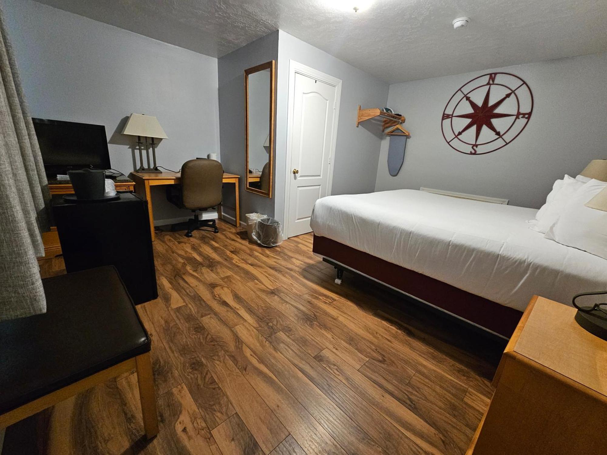 Captain'S Inn And Suites Alexandria Bay Exterior foto